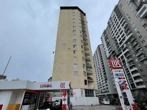 Жилой дом на улице Агмашенебели. Квартиры с видом на море и на горы.