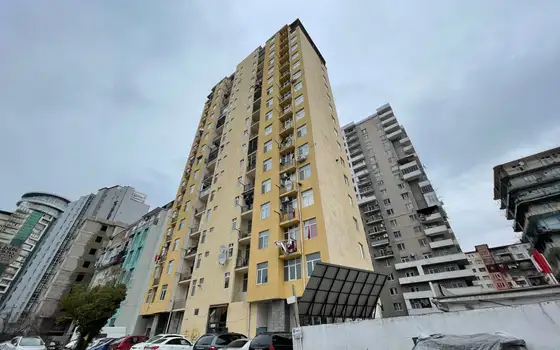 Жилой дом на улице Агмашенебели. Квартиры с видом на море и на горы.