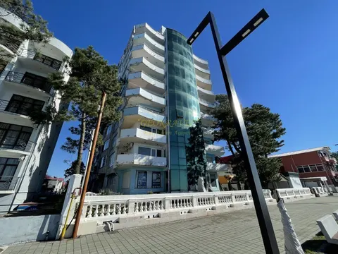 Новостройка на берегу Черного море в Кобулети.