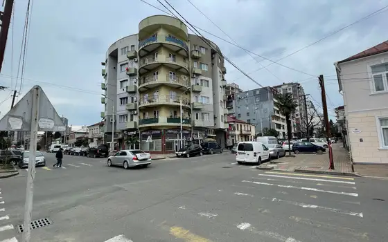 Новостройка на улице Чайковского в Батуми.