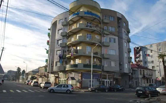 Новостройка на улице Чайковского в Батуми.