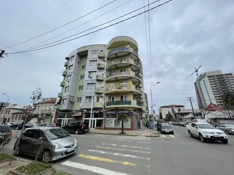 Новостройка на улице Чайковского в Батуми.