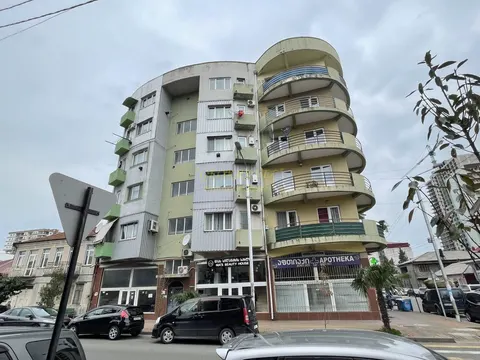 Новостройка на улице Чайковского в Батуми.