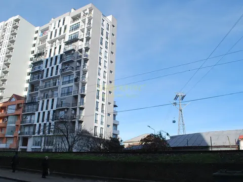Новостройка в центре города у моря на улице Церетели. Квартиры с видом на море и на горы.