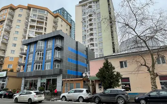 Новый 16 этажный жилой дом. Квартиры с видом на город Батуми.