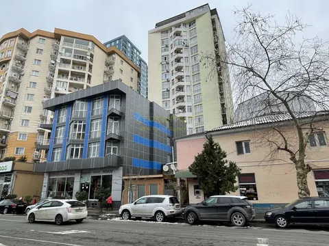 Новый 16 этажный жилой дом. Квартиры с видом на город Батуми.