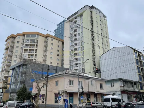 Новый 16 этажный жилой дом. Квартиры с видом на город Батуми.