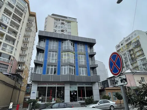 Новый 16 этажный жилой дом. Квартиры с видом на город Батуми.