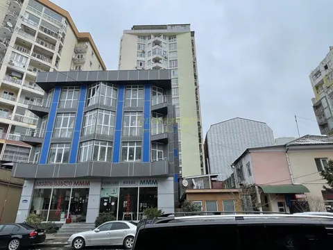 Новый 16 этажный жилой дом. Квартиры с видом на город Батуми.