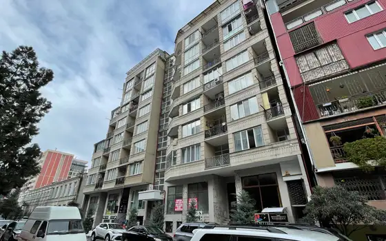 Новый жилой дом в центре города Батуми.