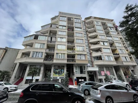 Новый жилой дом в центре города Батуми.