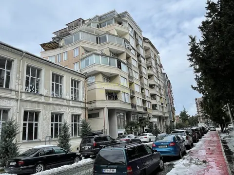 Новый жилой дом в центре города Батуми.
