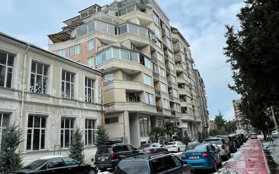 Новый жилой дом в центре города Батуми.