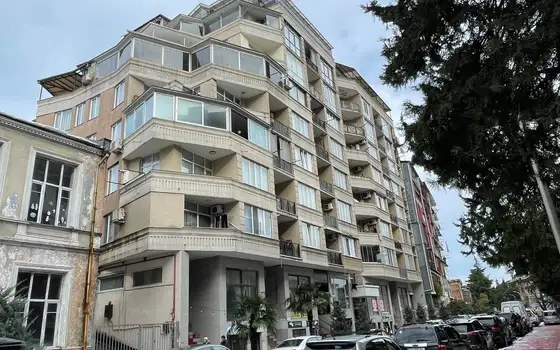 Новый жилой дом в центре города Батуми.