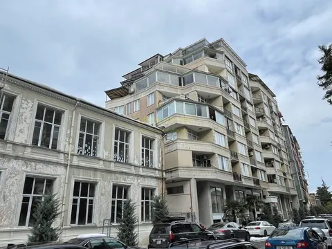 Новый жилой дом в центре города Батуми.