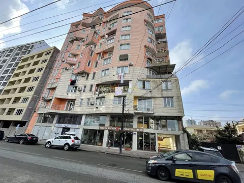 Новостройка на улице Лермонтова. Квартиры с видом на город и на горы.