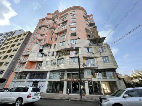 Новостройка на улице Лермонтова. Квартиры с видом на город и на горы.