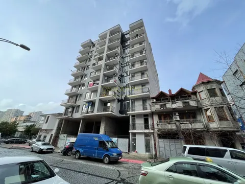 Новостройка у моря в центре Батуми. Квартиры в новом жилом доме.