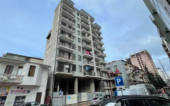 Новостройка у моря в центре Батуми. Квартиры в новом жилом доме.