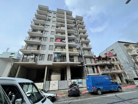Новостройка у моря в центре Батуми. Квартиры в новом жилом доме.