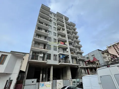 Новостройка у моря в центре Батуми. Квартиры в новом жилом доме.