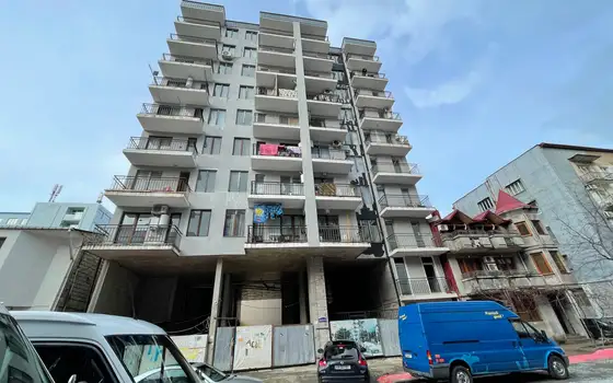 Новостройка у моря в центре Батуми. Квартиры в новом жилом доме.
