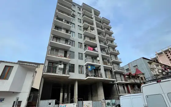 Новостройка у моря в центре Батуми. Квартиры в новом жилом доме.