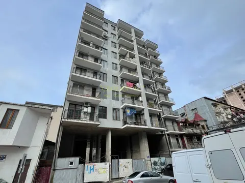 Новостройка у моря в центре Батуми. Квартиры в новом жилом доме.
