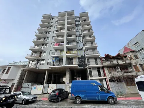 Новостройка у моря в центре Батуми. Квартиры в новом жилом доме.