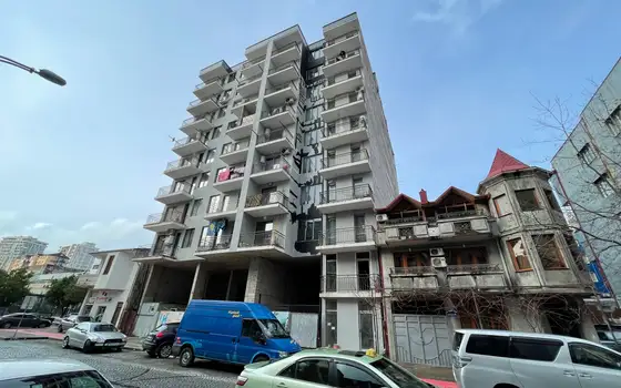 Новостройка у моря в центре Батуми. Квартиры в новом жилом доме.