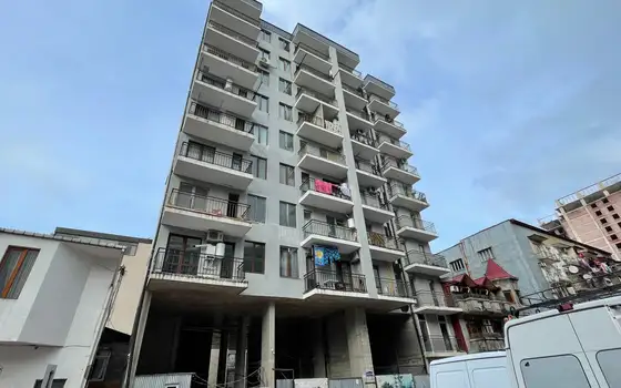 Новостройка у моря в центре Батуми. Квартиры в новом жилом доме.