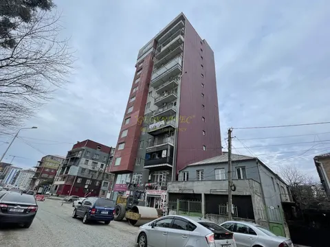 Завершенный дом на улице Багратиони угол Аллея героев. Квартиры с видом на горы.