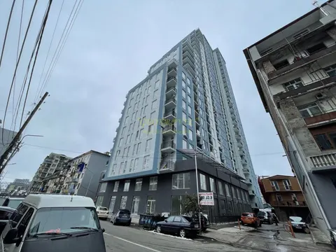 Квартиры на ул Такаишвили угол Пушкина в новом жилом доме в городе Батуми. Продаются квартиры с видом на горы и на город