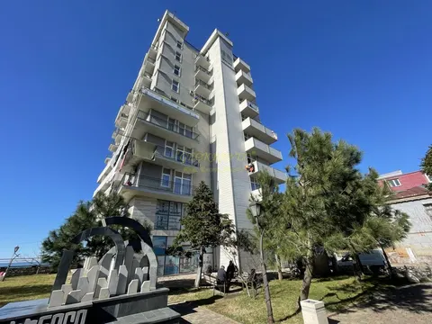 Квартиры на берегу Черного море в Кобулети. Продаются квартиры с видом на море и на горы .