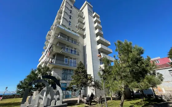 Квартиры на берегу Черного море в Кобулети. Продаются квартиры с видом на море и на горы .