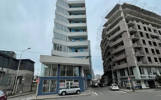 Квартиры в новом жилом доме в тихом месте города Батуми. Продаются квартиры на ул. 26 мая с видом на горы и на город.