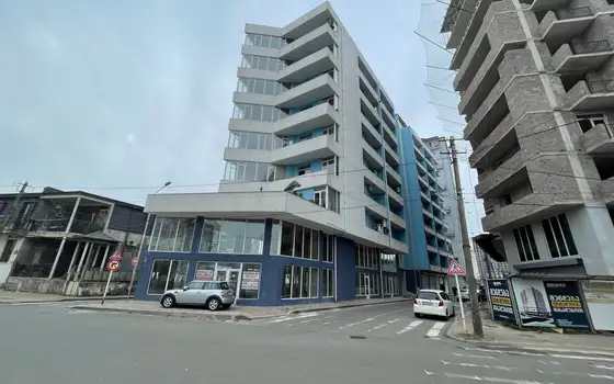 Квартиры в новом жилом доме в тихом месте города Батуми. Продаются квартиры на ул. 26 мая с видом на горы и на город.