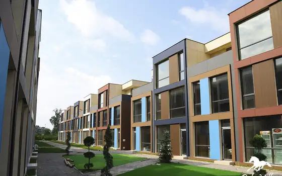 Тан-хаус в новом жилом коттеджном комплексе Polo Villas Parklane с видом на горы в городе Батуми.