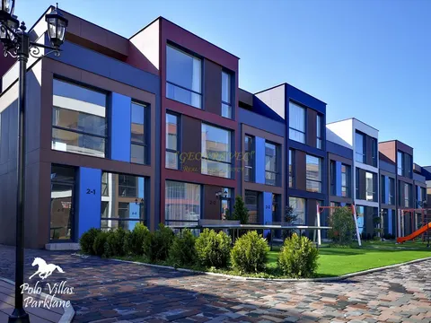 Тан-хаус в новом жилом коттеджном комплексе Polo Villas Parklane с видом на горы в городе Батуми.