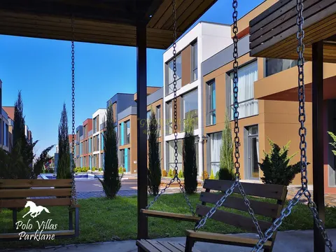 Тан-хаус в новом жилом коттеджном комплексе Polo Villas Parklane с видом на горы в городе Батуми.