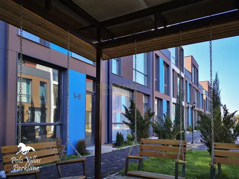 Тан-хаус в новом жилом коттеджном комплексе Polo Villas Parklane с видом на горы в городе Батуми.