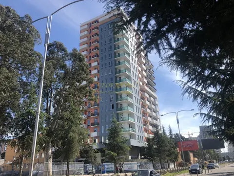 Новый жилой дом у футбольного стадиона в городе Батуми. Апартаменты у моря с видом на море, на горы и на стадион.