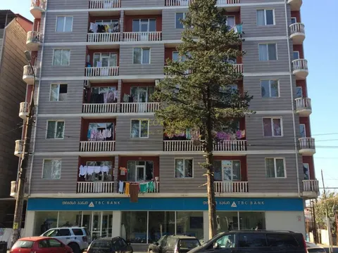 Новый жилой дом в Хелвачаури. Квартиры с видом на горы.