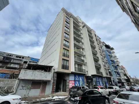 Новый жилой дом в центре города Батуми. Квартиры у моря.