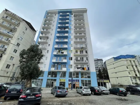 Новый жилой дом на ул ген. Аслана Абашидзе. Квартиры в новом жилом доме с видом на горы и на город Батуми.