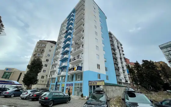 Новый жилой дом на ул ген. Аслана Абашидзе. Квартиры в новом жилом доме с видом на горы и на город Батуми.