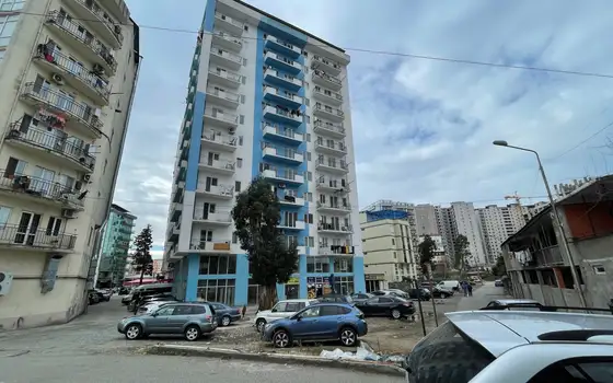 Новый жилой дом на ул ген. Аслана Абашидзе. Квартиры в новом жилом доме с видом на горы и на город Батуми.