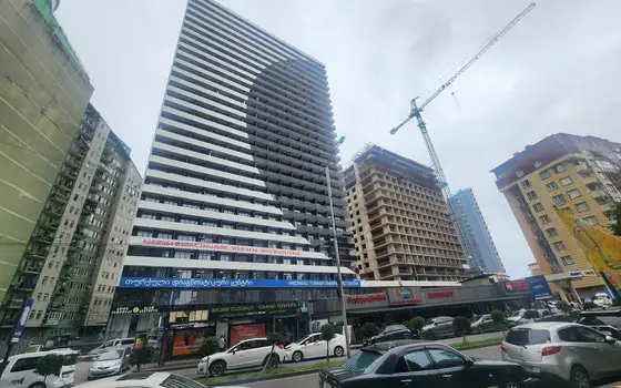 Новый жилой дом Grand Tower у моря в городе Батуми. Апартаменты с видом на море и горы.