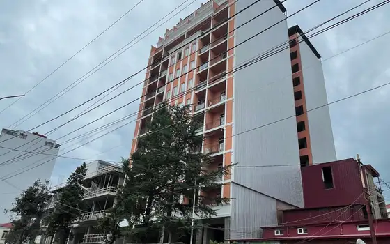 Новый жилой дом в центре города Батуми на ул. Асатиани Квартиры с видом на море и на горы.