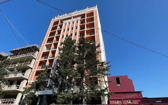 Новый жилой дом в центре города Батуми на ул. Асатиани Квартиры с видом на море и на горы.